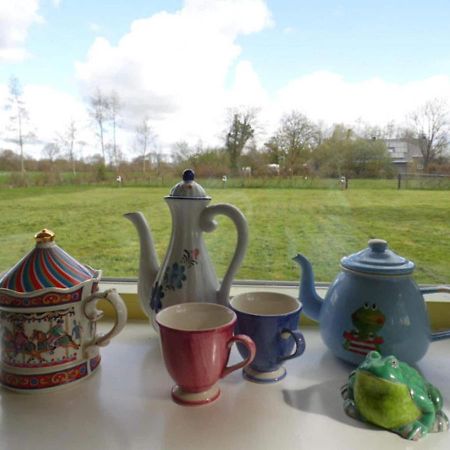 Enticing Holiday Home In Eastermar Near Burgumer Mar Lake Hoogzand Esterno foto