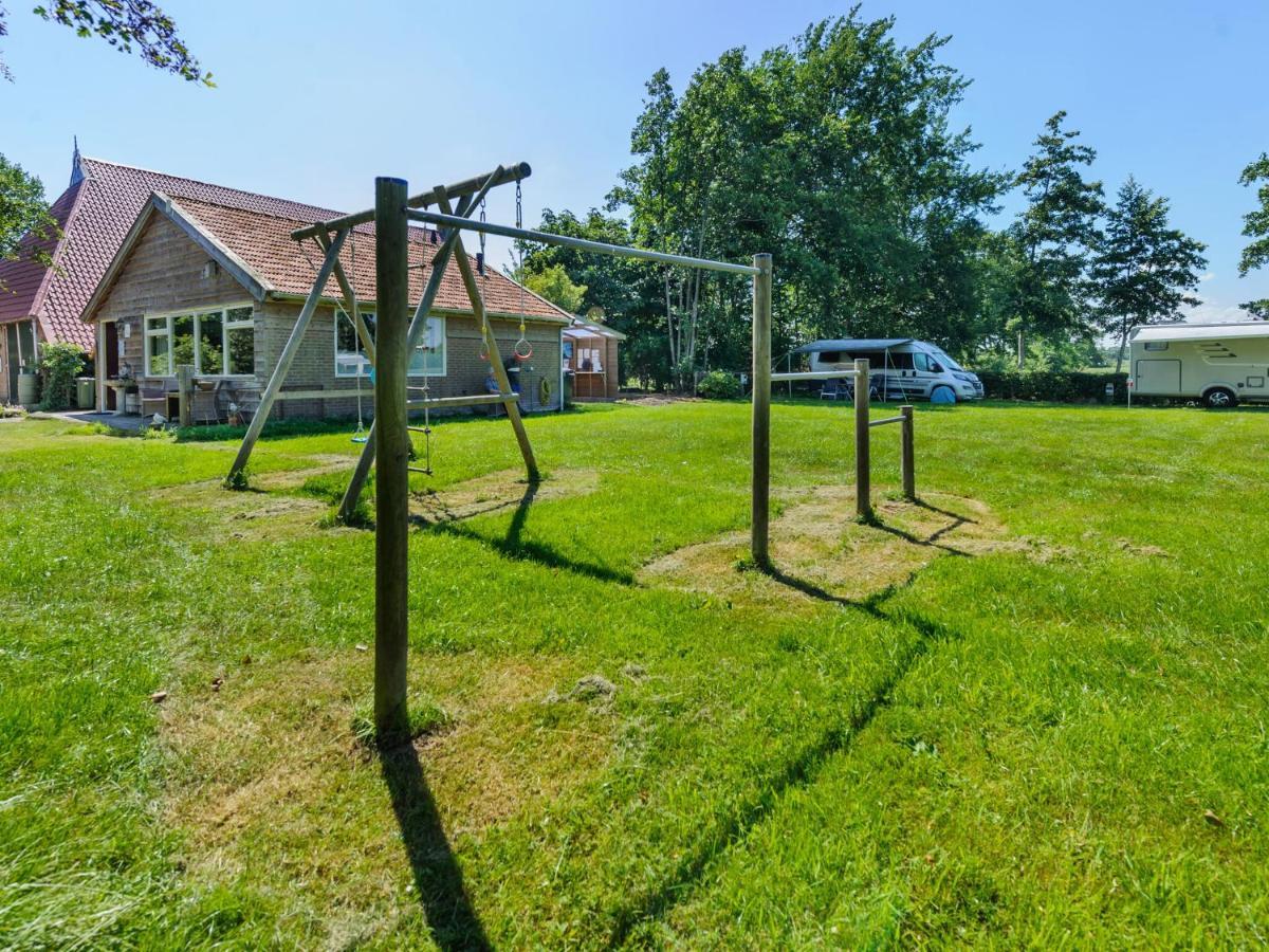 Enticing Holiday Home In Eastermar Near Burgumer Mar Lake Hoogzand Esterno foto