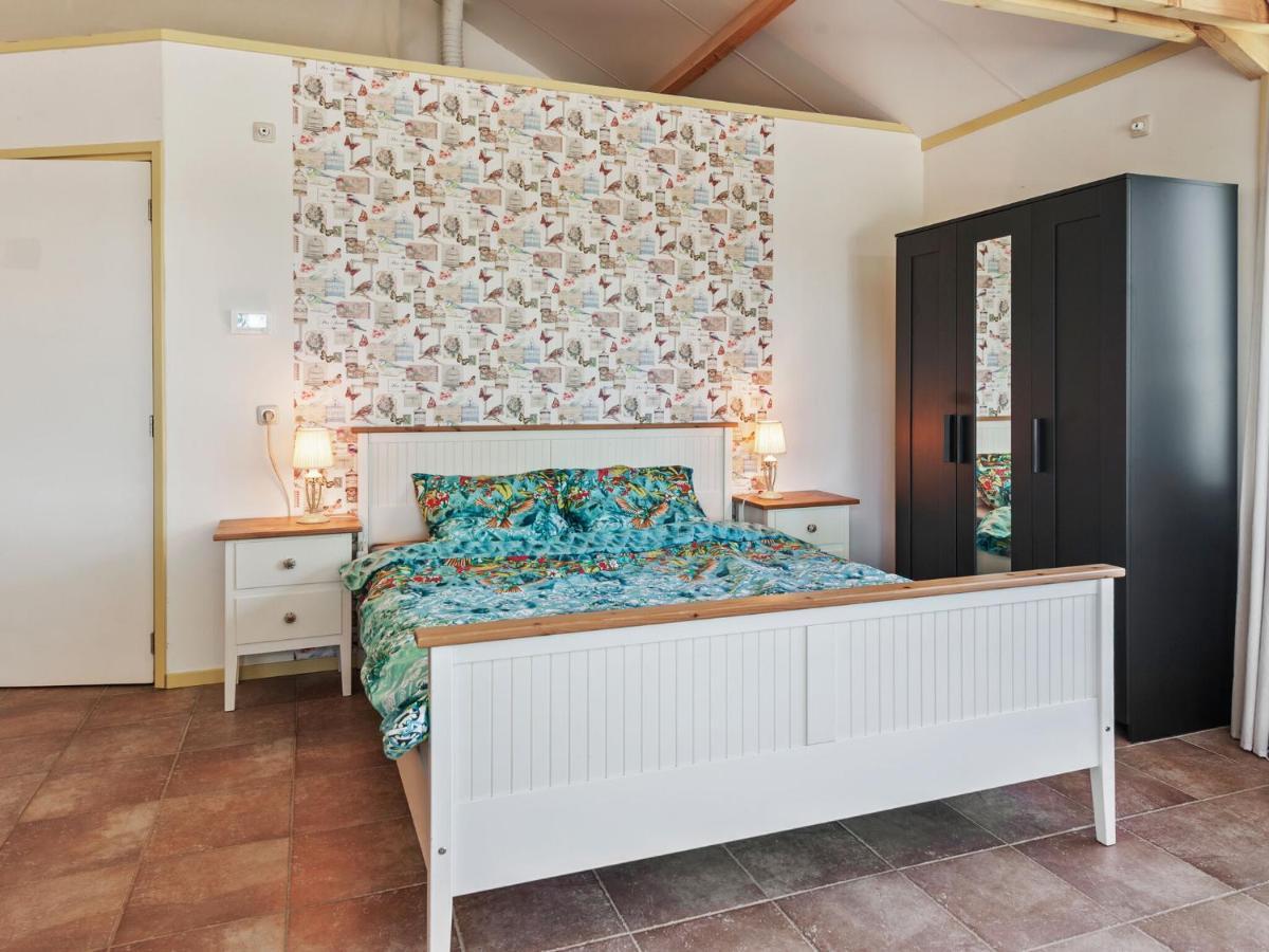Enticing Holiday Home In Eastermar Near Burgumer Mar Lake Hoogzand Esterno foto